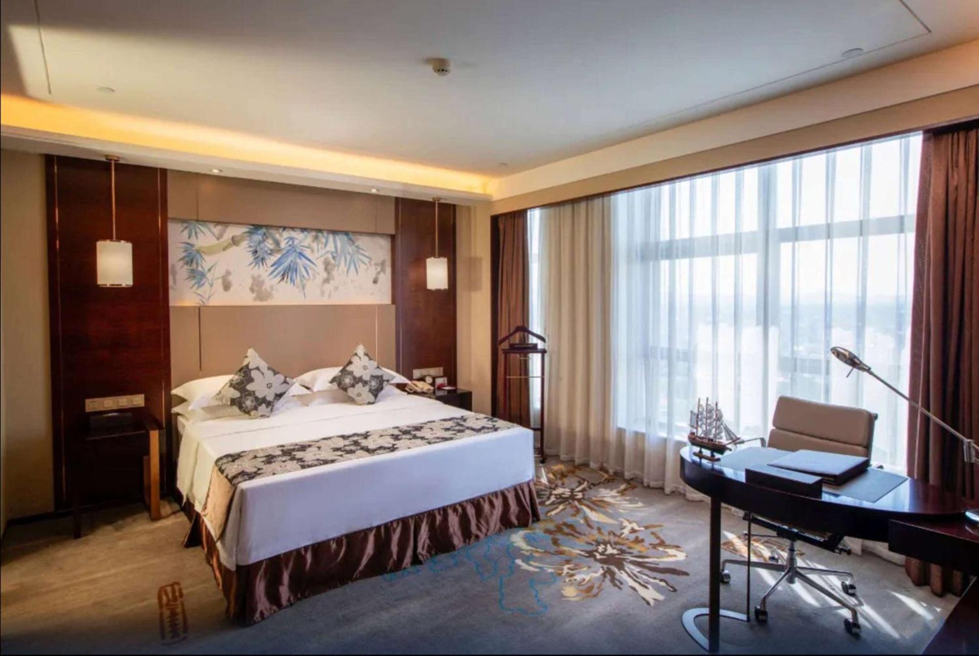 Ramada Yiyang Taojiang Hotel Exterior photo