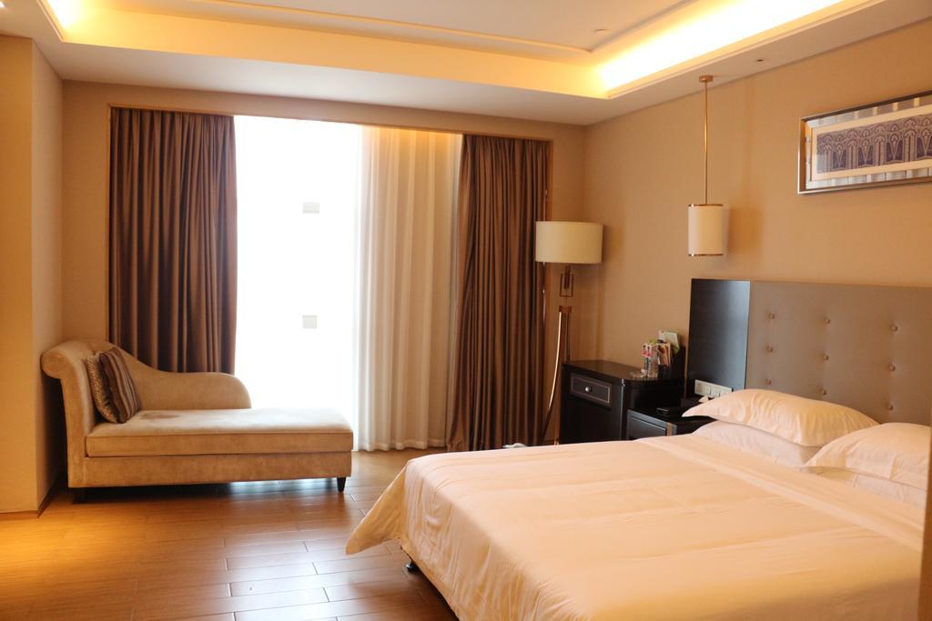 Ramada Yiyang Taojiang Hotel Exterior photo