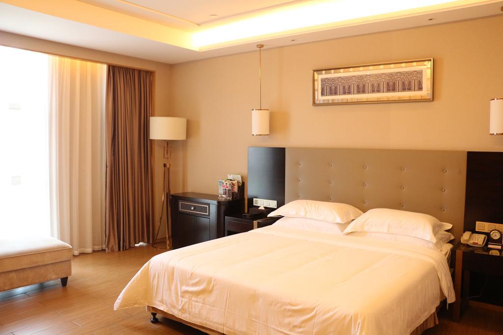 Ramada Yiyang Taojiang Hotel Exterior photo