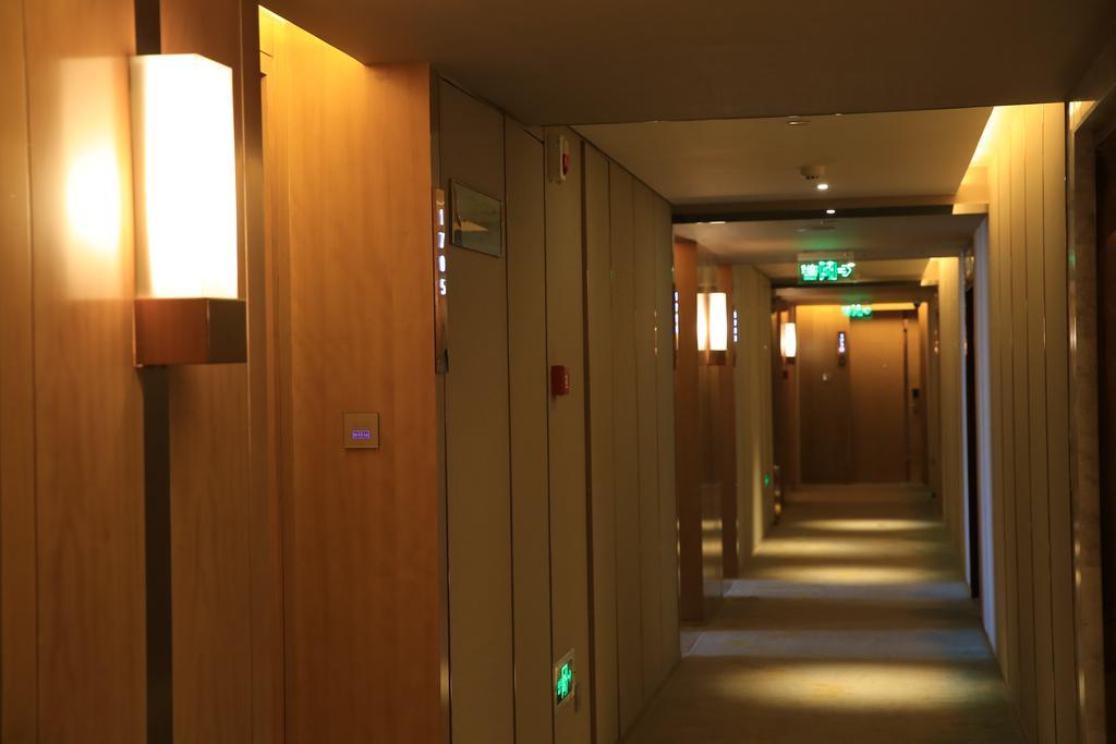 Ramada Yiyang Taojiang Hotel Exterior photo