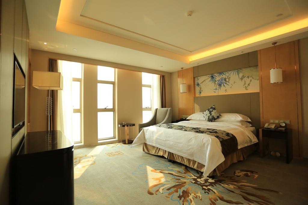 Ramada Yiyang Taojiang Hotel Exterior photo