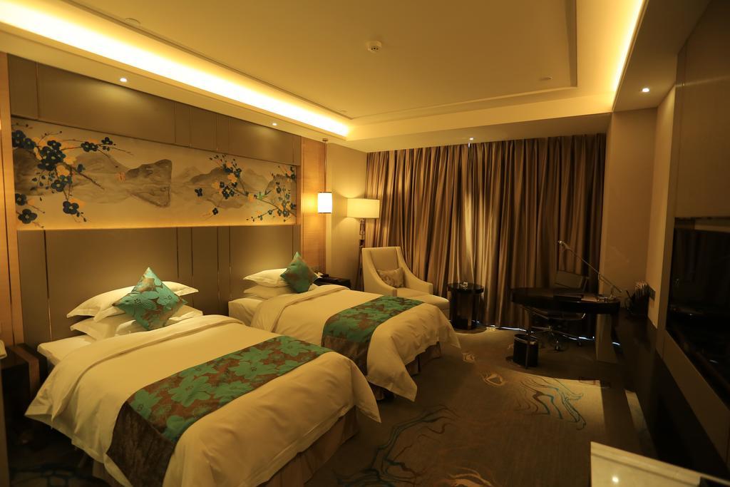 Ramada Yiyang Taojiang Hotel Exterior photo