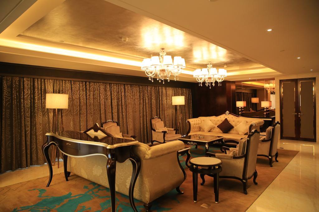 Ramada Yiyang Taojiang Hotel Exterior photo