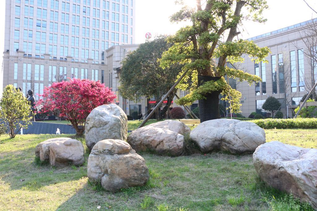 Ramada Yiyang Taojiang Hotel Exterior photo
