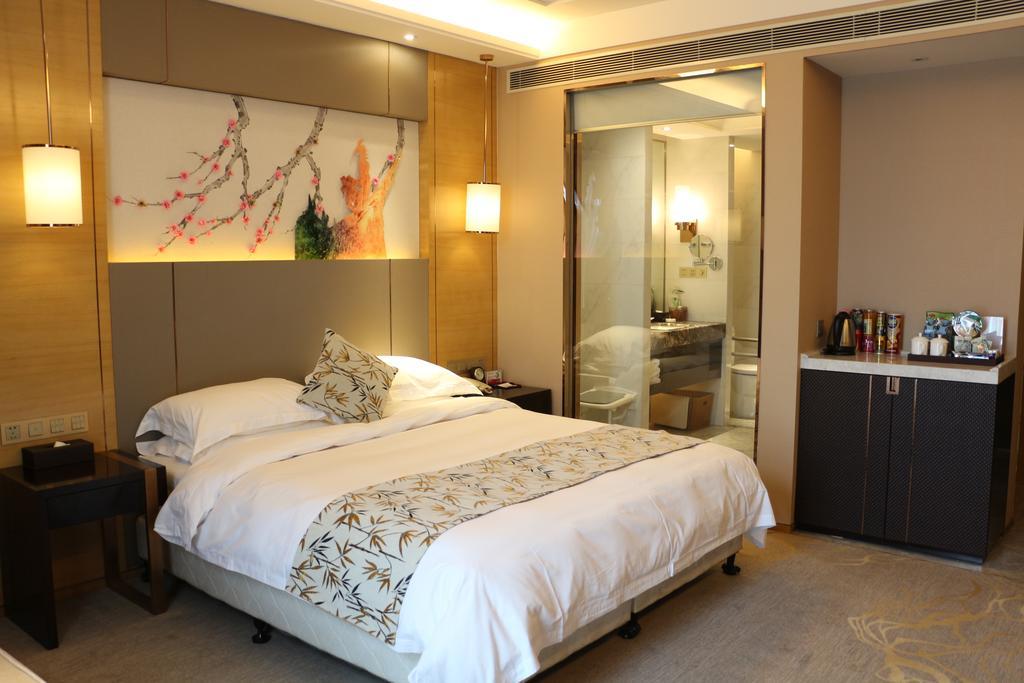 Ramada Yiyang Taojiang Hotel Exterior photo