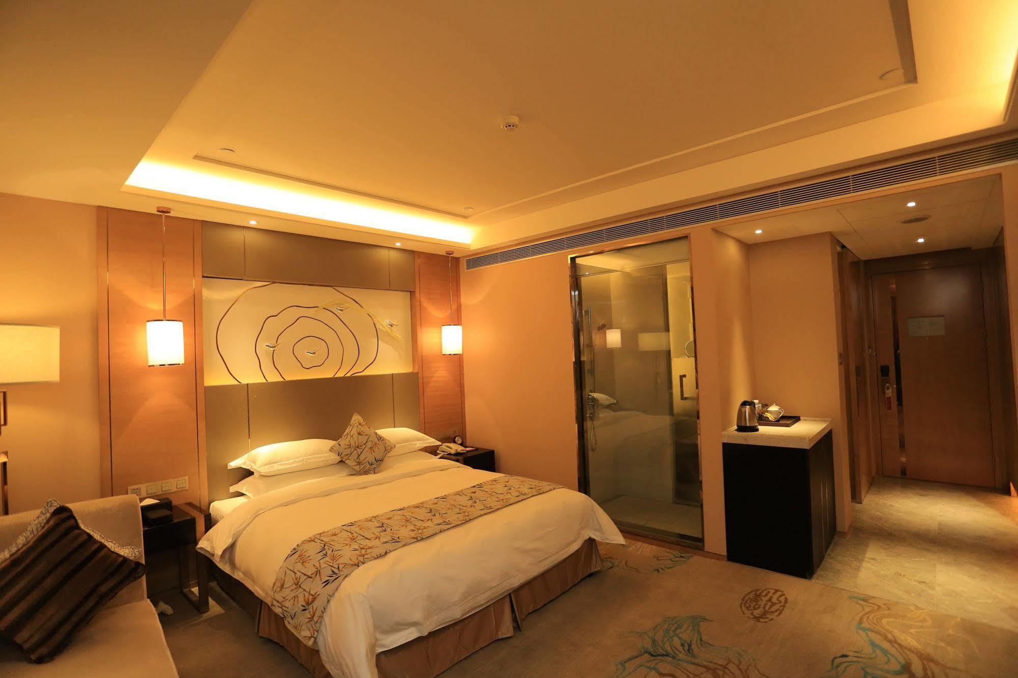 Ramada Yiyang Taojiang Hotel Exterior photo