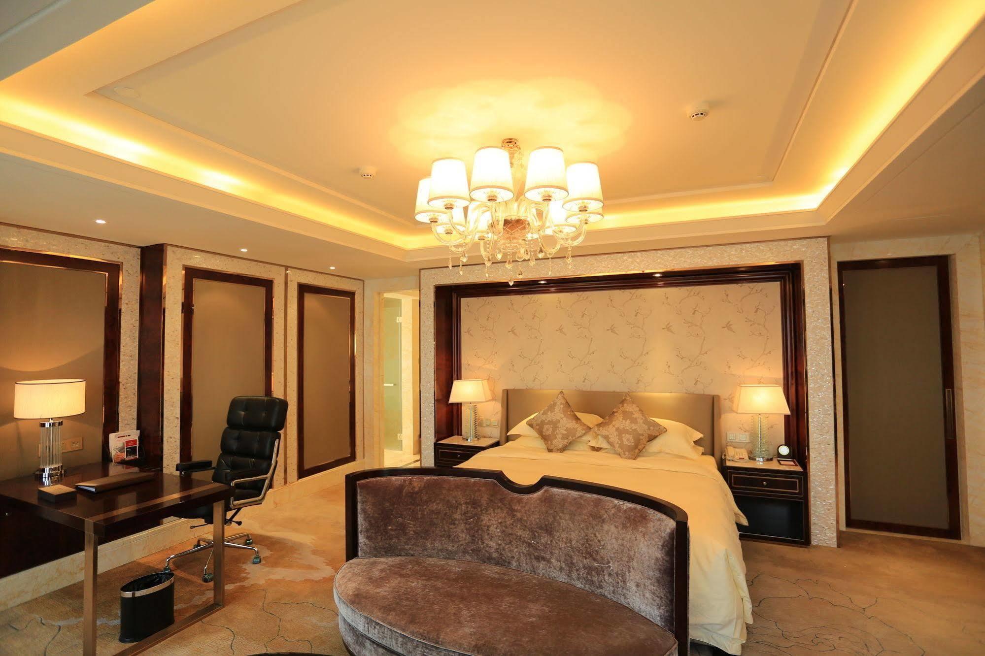 Ramada Yiyang Taojiang Hotel Exterior photo