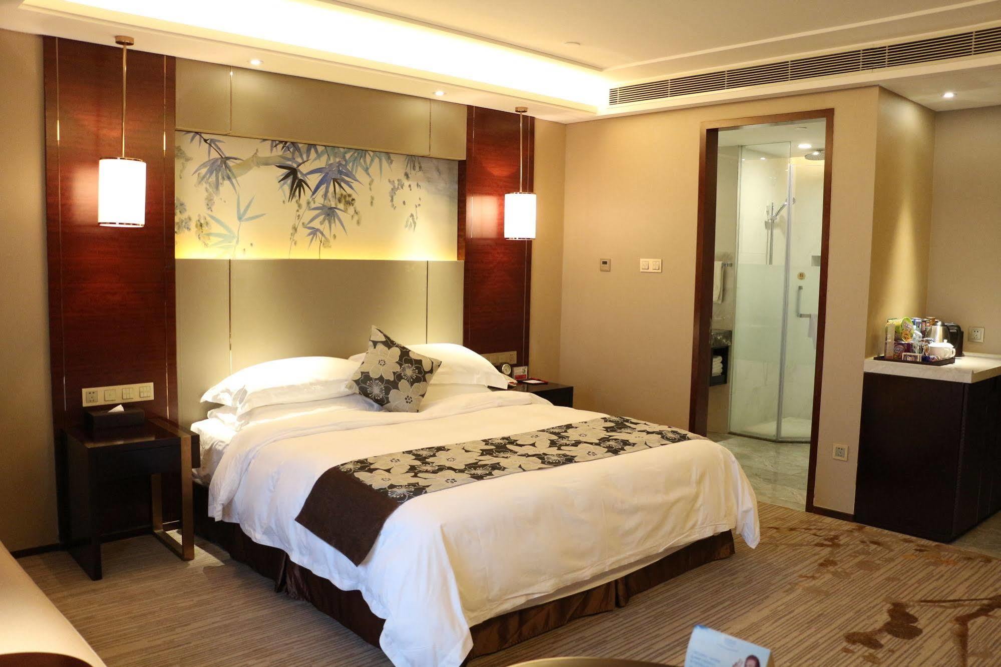 Ramada Yiyang Taojiang Hotel Exterior photo