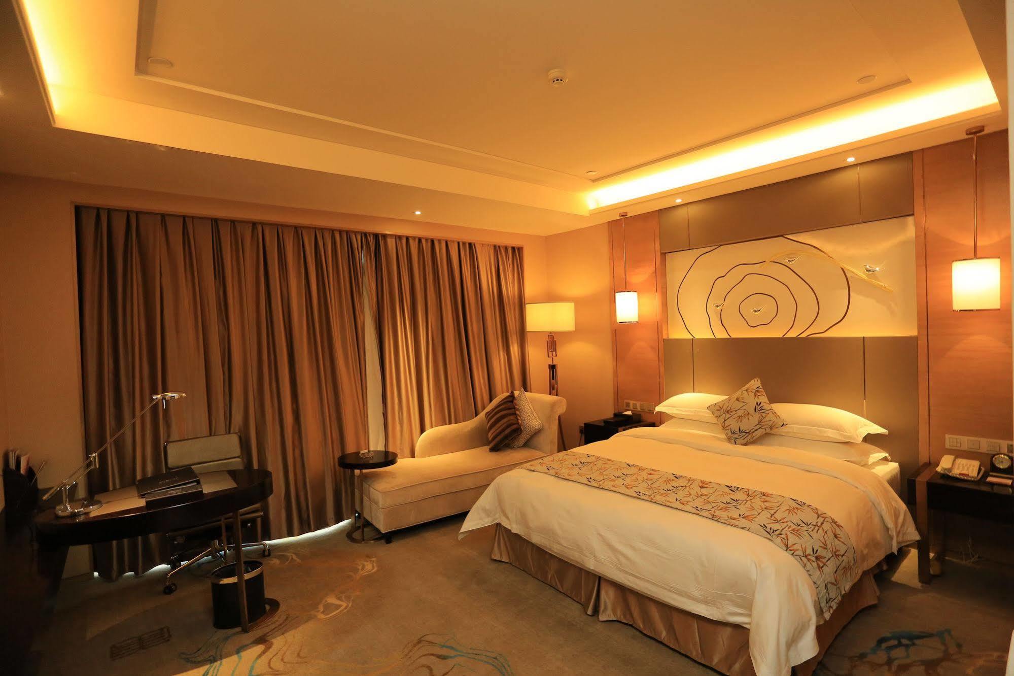 Ramada Yiyang Taojiang Hotel Exterior photo