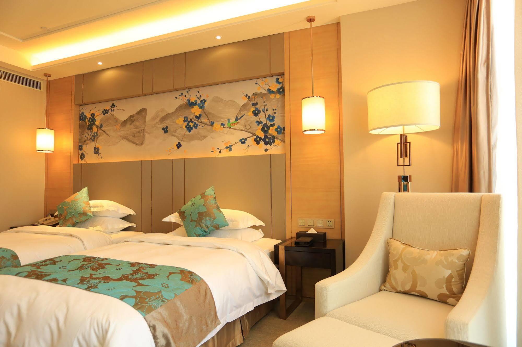 Ramada Yiyang Taojiang Hotel Exterior photo