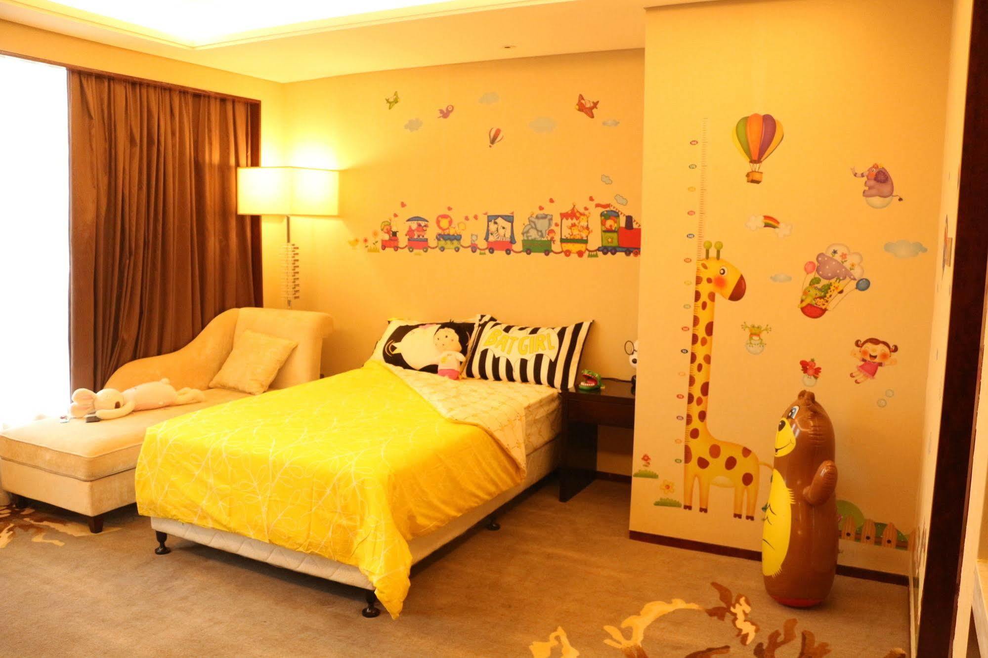 Ramada Yiyang Taojiang Hotel Exterior photo